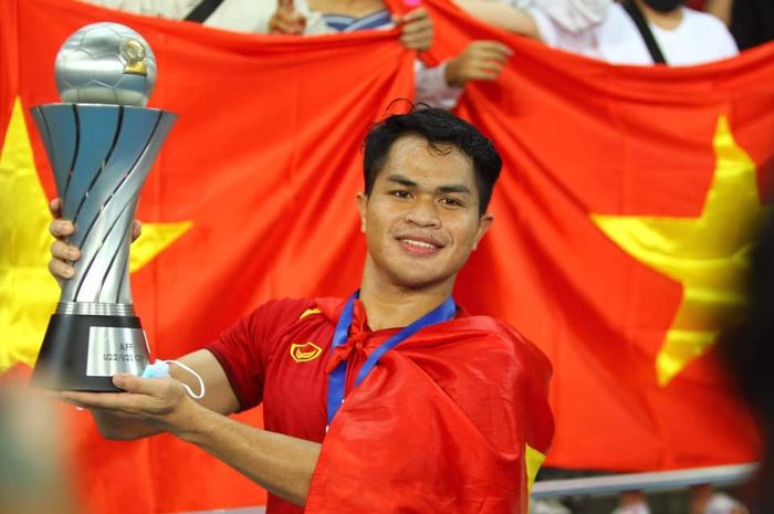 Cầu thủ U23 Việt Nam xây nhà báo hiếu bố mẹ khi mới 22 tuổi