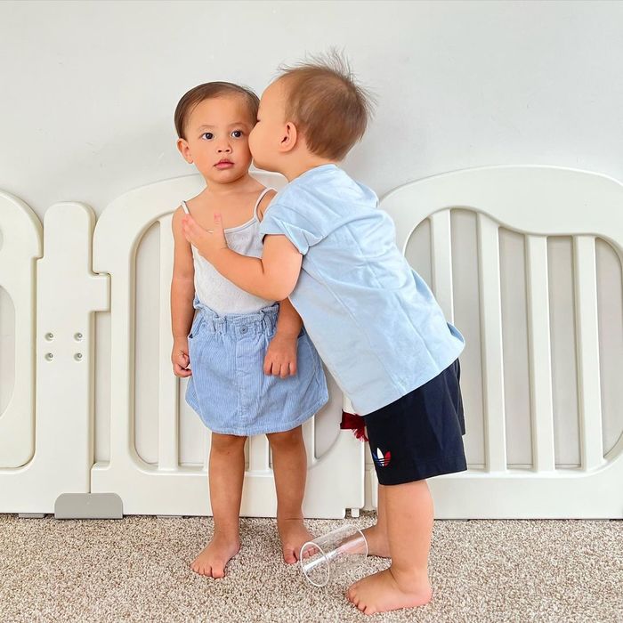 Chị ba Lisa thông minh quá đi: đọc tên các con vật rõ mồn một