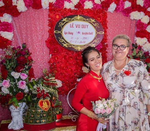 Lấy chồng Nga, gái Việt mới gặp mẹ chồng lần đầu đã được trao hết vàng