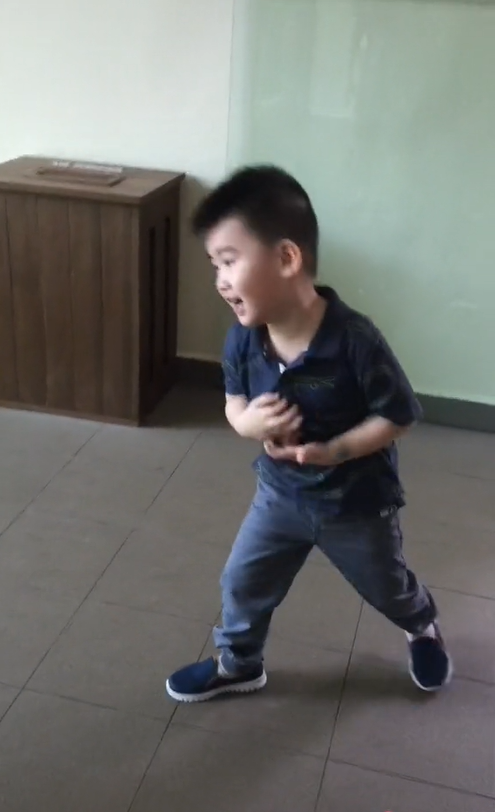 Con trai của NSƯT Kim Tử Long mới tí tuổi đã biết hát cải lương