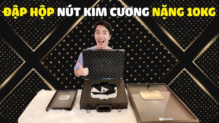 Cris Phan đổi đời: nhà xe đầy đủ, có cả nút YouTube kim cương