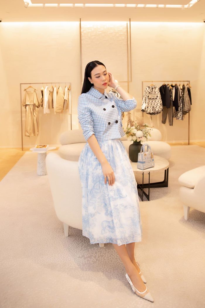 Cường Đô La cưng chiều nóc nhà cỡ nào: Đặt hẳn xe 12 tỷ làm quà