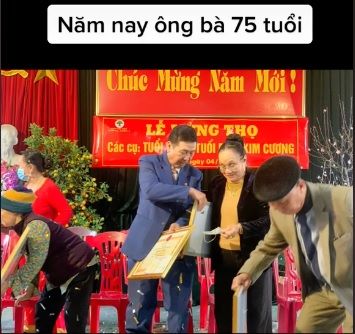 Đám cưới đặc biệt nhất VN: Cô dâu 75 tuổi đi lấy chồng