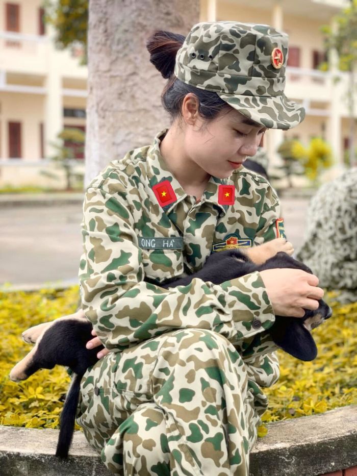 Dàn nữ quân nhân “Sao nhập ngũ” vừa xinh vừa ngầu hết phần thiên hạ