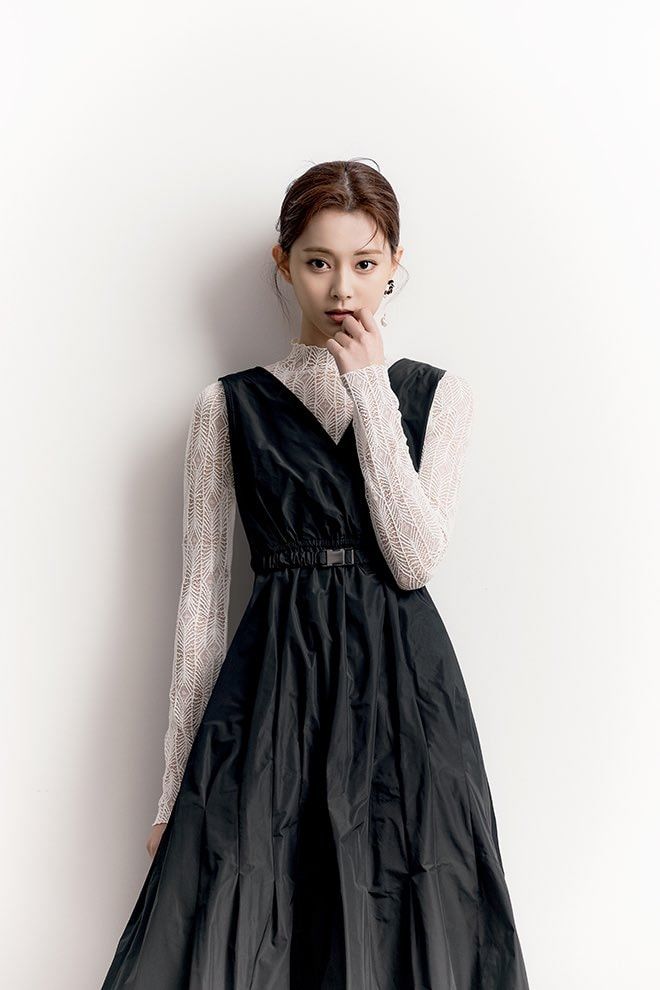 Đẹp như sao Hàn vẫn 5 lần 7 lượt bị dìm: Stylist để Momo diện đồ ngủ
