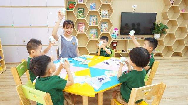 Diễn giả Trần Thu Hà nuôi dạy con: Thứ đắt nhất không hẳn là tốt nhất