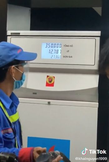 Giá xăng tăng kỷ lục: Wave 100k đầy bình, SH 180k còn mô tô thì 350k