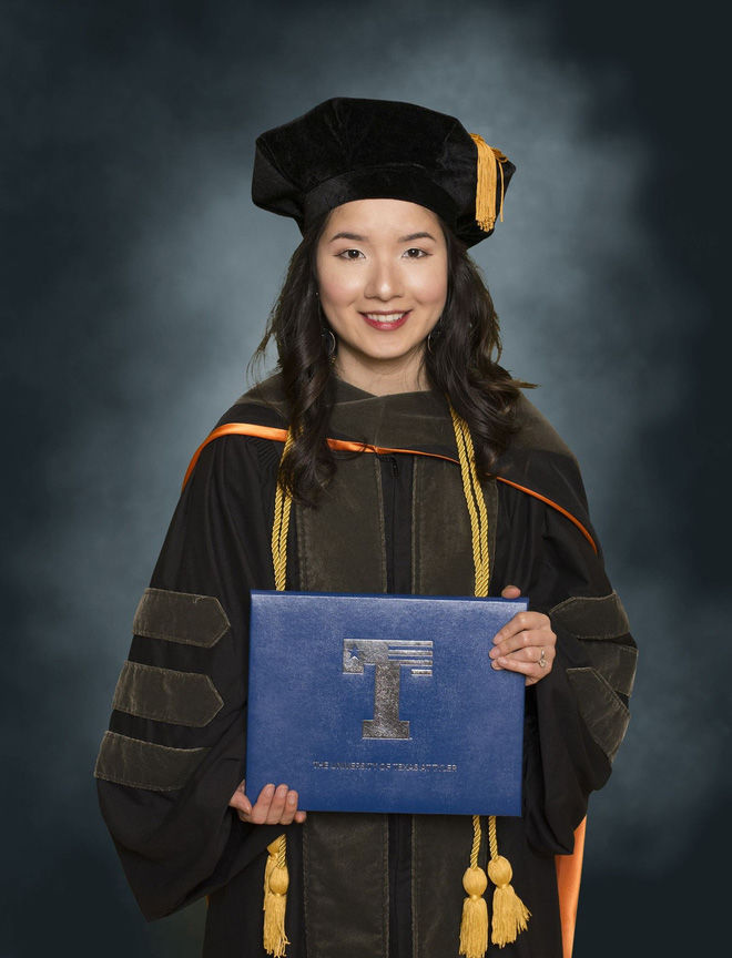 Góc nở mày nở mặt: Cô gái Bình Định tốt nghiệp thủ khoa đại học tại Mỹ