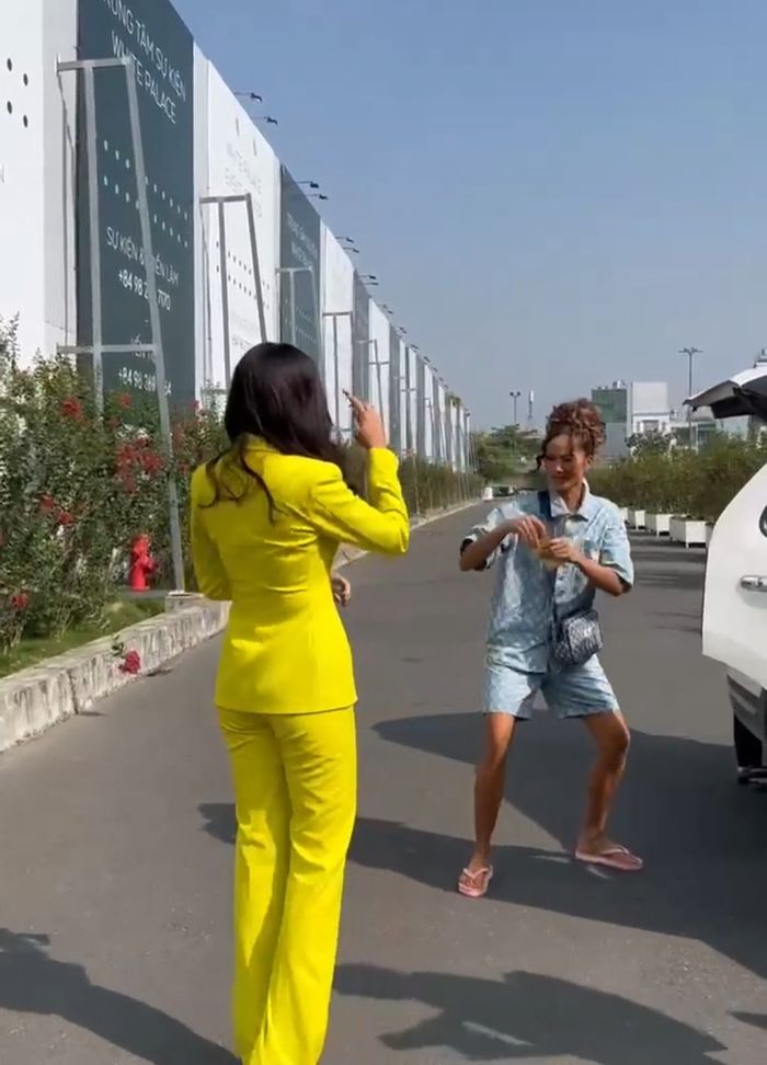 H'Hen Niê đi tìm người kế nhiệm: lúc đi hết hồn, lúc xuất hiện hết lời