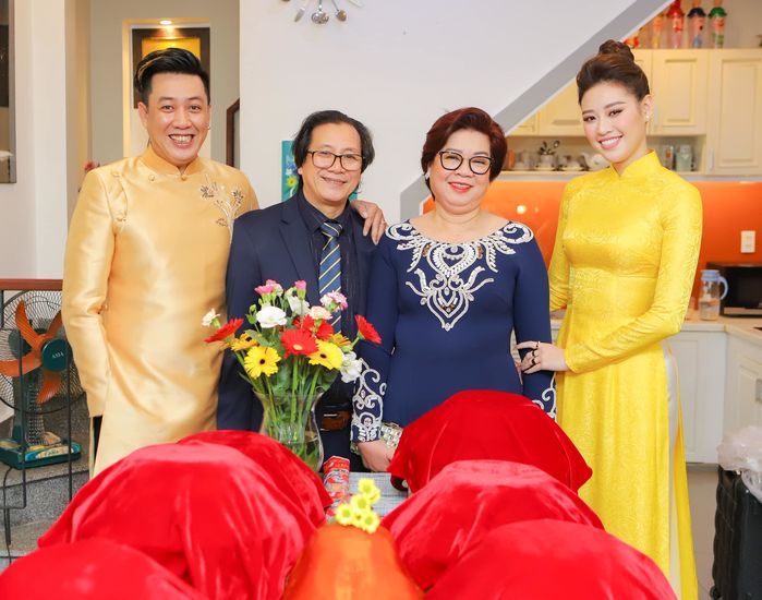 Hoa hậu Khánh Vân cứ lên đồ đi đám cưới là khiến cô dâu phải dè chừng