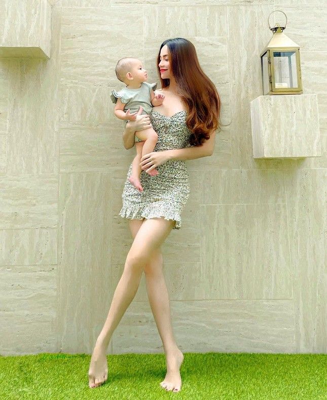 Học mỹ nhân Việt cách lên đồ với ái nữ: mẹ con Hà Hồ sành điệu