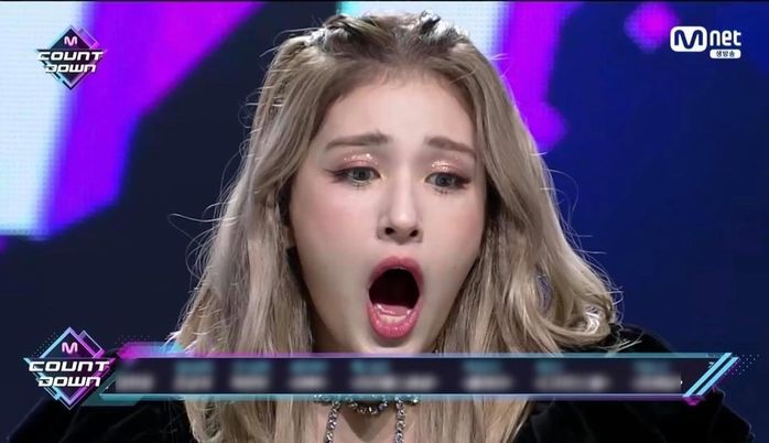 Idol khiến fan chào thua vì vụng về: Rèm cửa cũng không yên với Somi