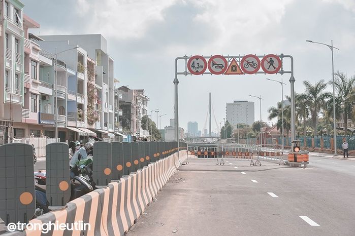 Giếng trời giữa lộ ở Đà Nẵng: Chị em tha hồ lên đồ sống ảo