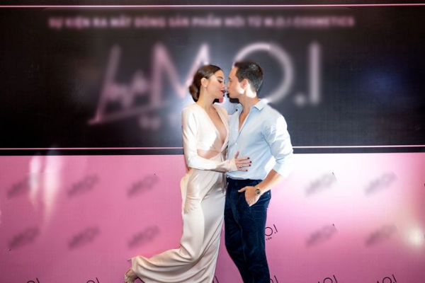 Kim Lý - Hồ Ngọc Hà: Lần nào sánh đôi cũng như fashionista