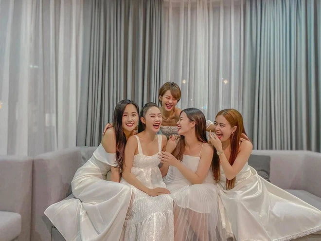 Lên lịch cưới như làm liveshow, Minh Hằng thừa nhận muốn bạc đầu