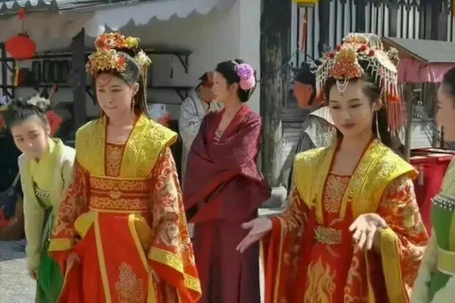 Lên nhầm kiệu hoa được chồng như ý bị chê: Sạn to từ trang phục