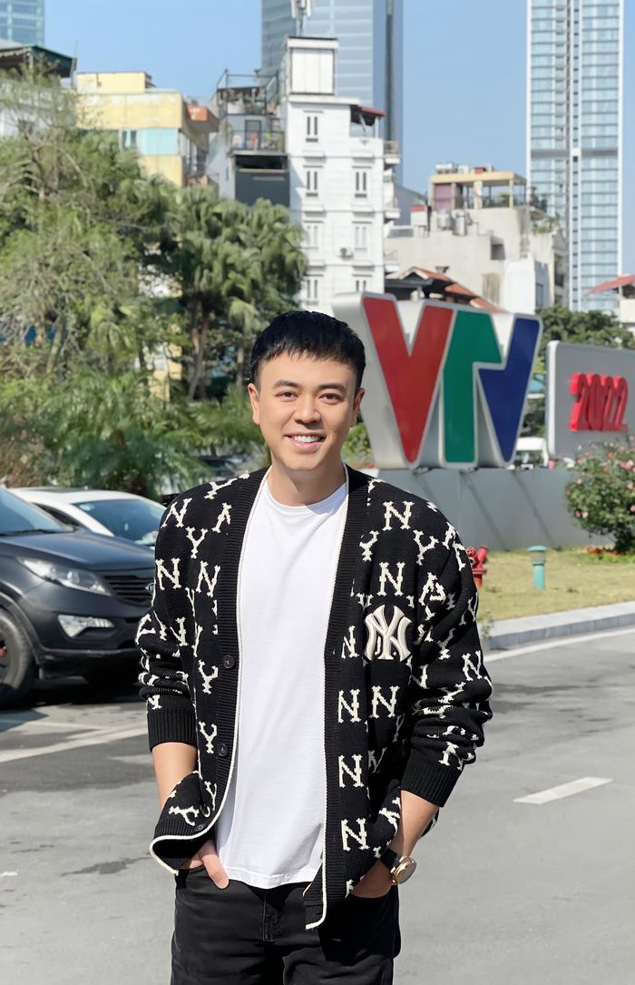 MC Tuấn Tú: Lấy vợ đại gia cuộc đời lên hương, toàn đóng phim giờ vàng