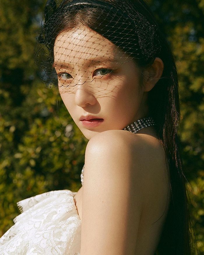 Mỹ nhân Kpop sang chảnh với phong cách cổ điển: Rosé tựa minh tinh xưa
