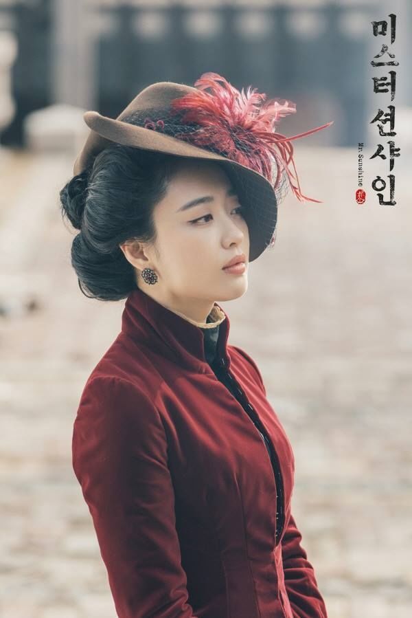 Mỹ nhân Kpop sang chảnh với phong cách cổ điển: Rosé tựa minh tinh xưa