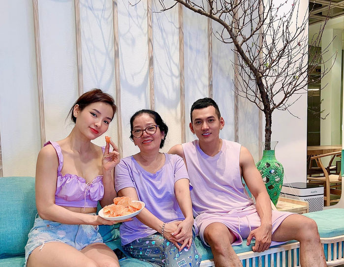 Mỹ nhân Việt chưa cưới đã có vị trí ở nhà bạn trai: Linh Rin quá khéo
