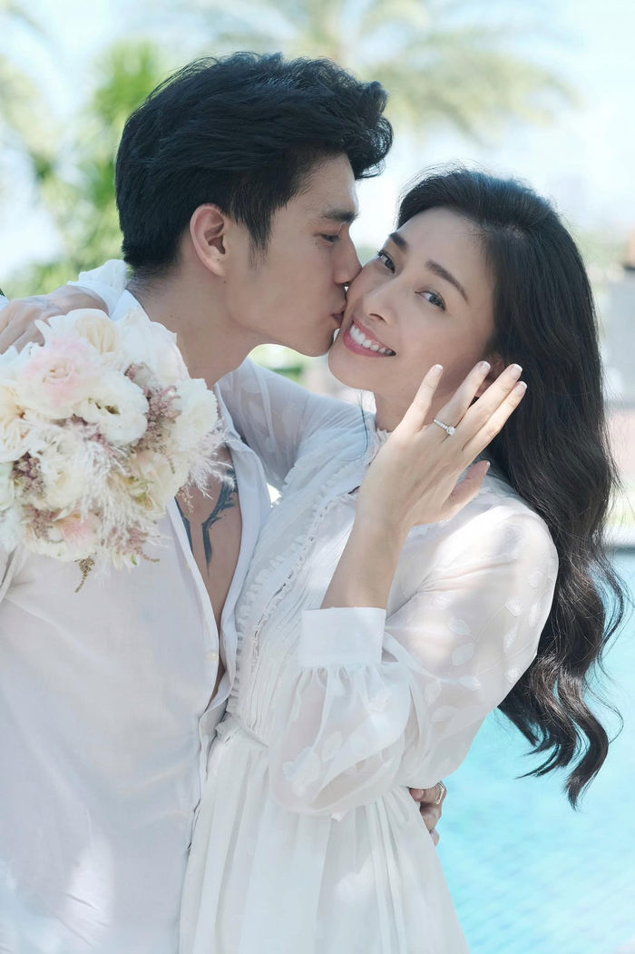 Mỹ nhân Việt chưa kết hôn đã được nửa kia hầu tận răng