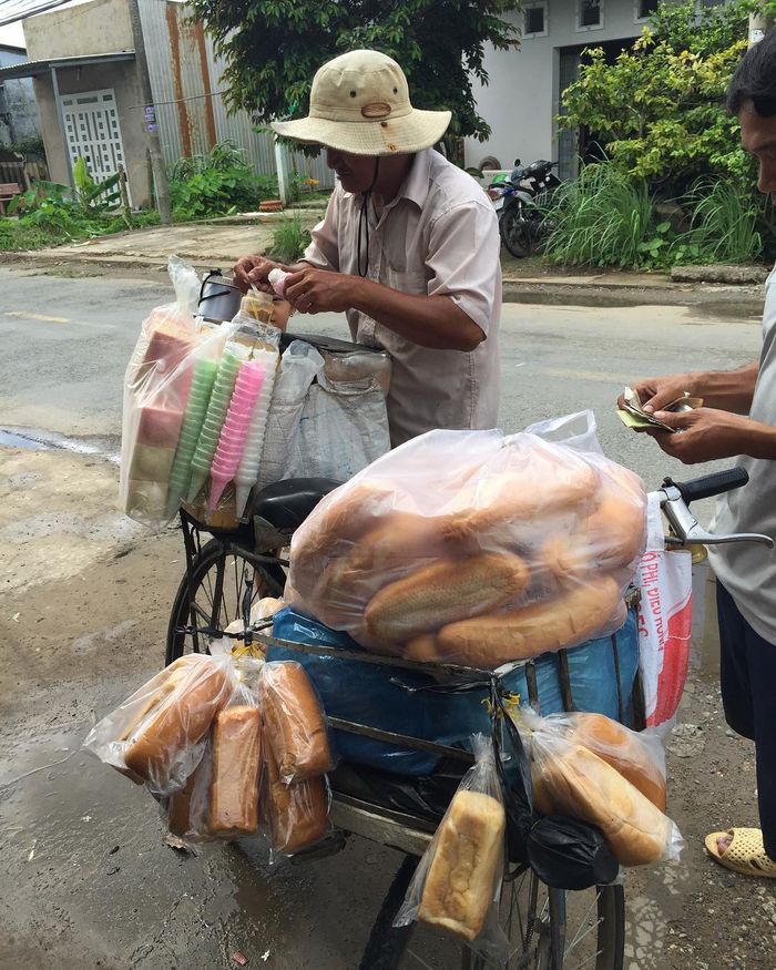 Ngược về tuổi thơ: Bánh mì kem thần thánh, leng keng mọi nẻo đường