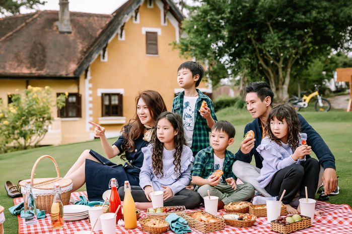 Nhóc tì nhà sao mới tí tuổi đã du lịch sang chảnh khắp nơi