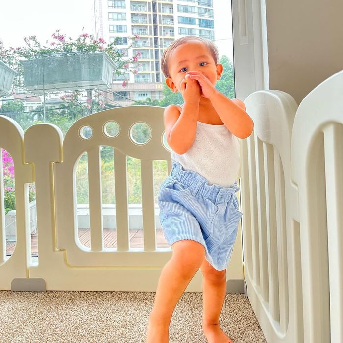 Nhóc tỳ Vbiz mặc gì tuần qua: Winnie xinh xắn bất bại dù bị mẹ dìm