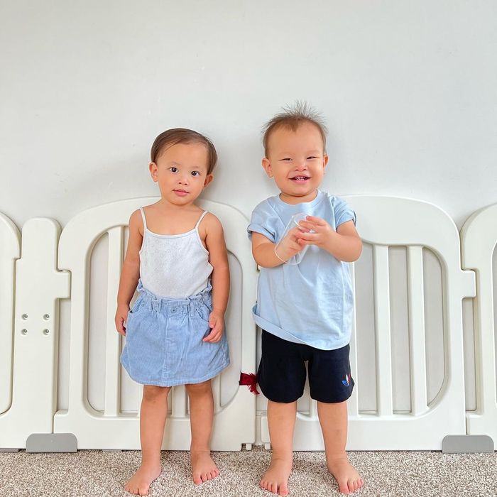 Nhóc tỳ Vbiz mặc gì tuần qua: Winnie xinh xắn bất bại dù bị mẹ dìm