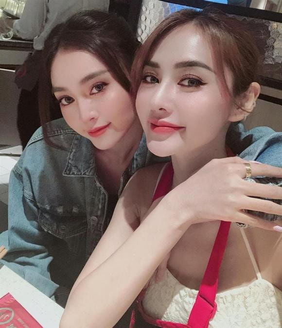 Những cặp sao Việt càng chơi thân càng giống chị em ruột