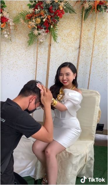 Những lễ cưới có hồi môn khủng nhất miền Tây: Có người 200 cây vàng