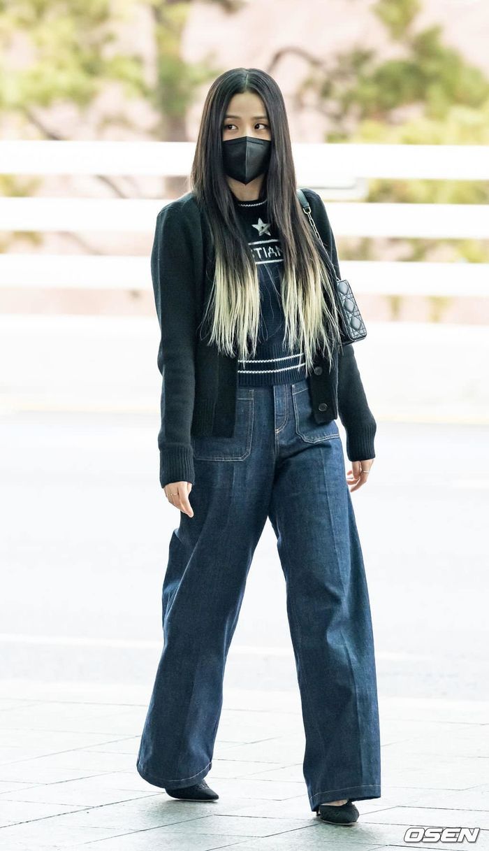 Những lần stylist BLACKPINK lụt nghề với Jisoo: Hỡi ơi, lộ cả bé mỡ