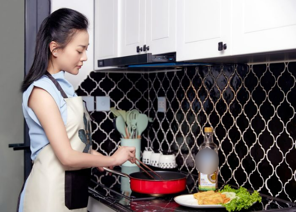 Phương Oanh lấy lại phong độ nhan sắc: giảm 4kg tạm biệt Nam nọng