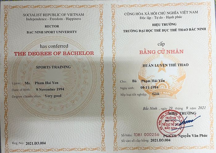 Cầu thủ Hải Yến tốt nghiệp đại học với tấm bằng giỏi