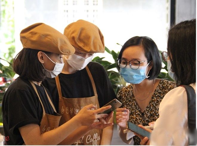 Quán cà phê đặc biệt: Khách gọi món bằng... tay, không nói chuyện