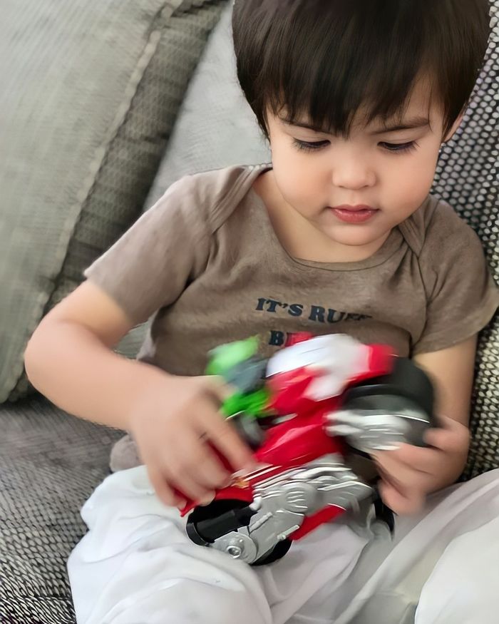 Quý tử nhà Marian Rivera nhận bão like: Bé tẹo đã điển trai hơn bố