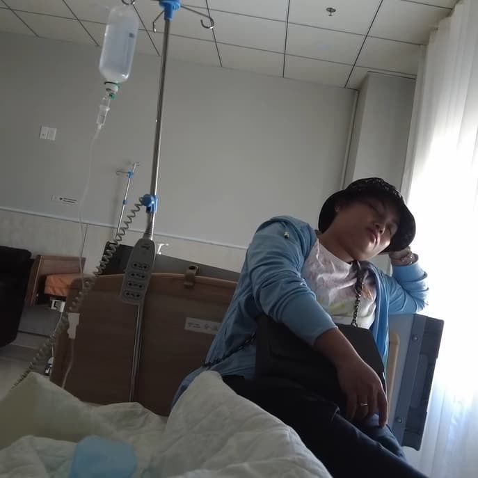 Quỳnh Trần JP đón bà Nhân Vlog vừa tân trang nhan sắc về nhà chăm sóc