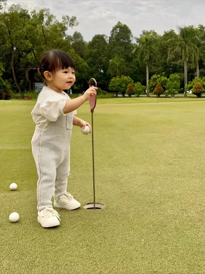 Sao nam Vbiz mê chơi golf: Người có vợ kè kè, người bị đuổi khỏi nhà