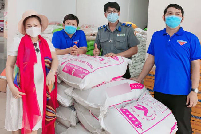 Sao Việt giúp đỡ quê hương: Vy Oanh xây công trình dân sinh ở biển