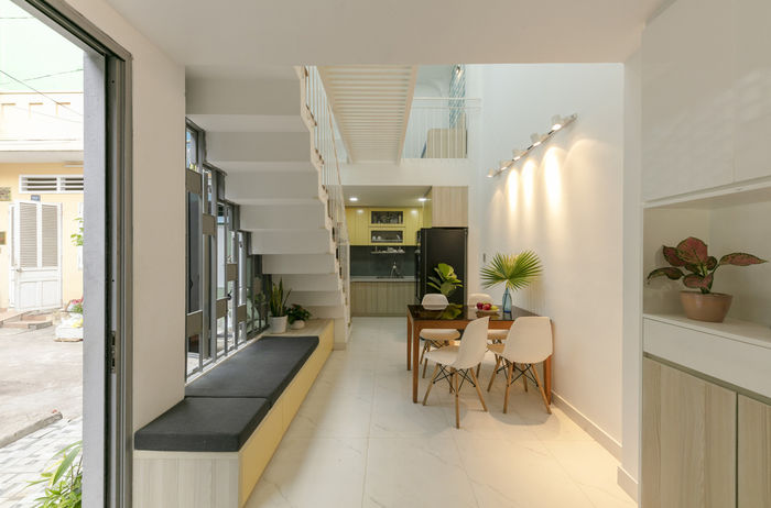 Diện tích tí hin, căn nhà cuối hẻm SG vẫn đủ thoải mái cho 4 người