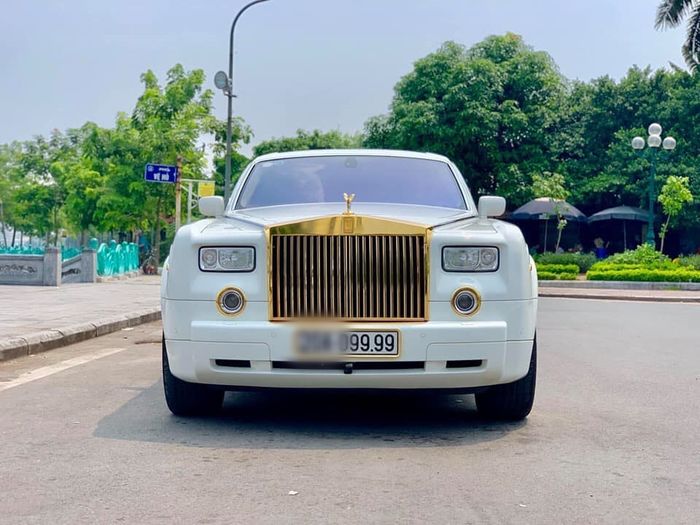 Đại gia Tây Ninh tậu siêu xe 20 tỷ chưa đã còn chi thêm để mạ vàng