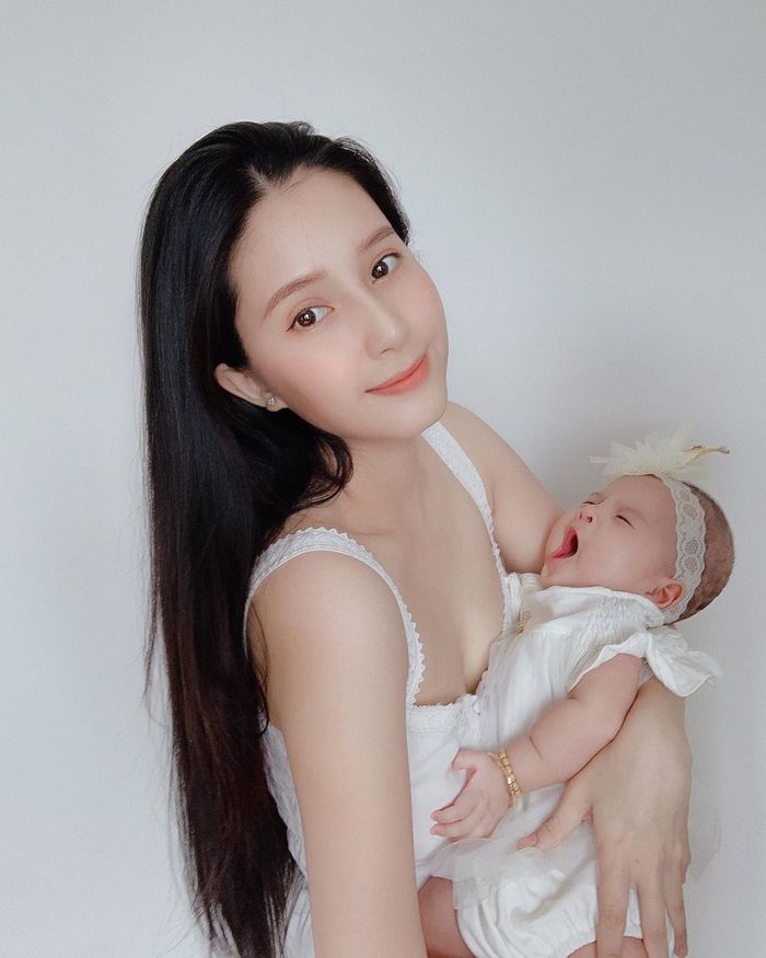 Thiên An đi làm đến khi bầu 4 tháng, từ bỏ sở thích dành dụm nuôi con