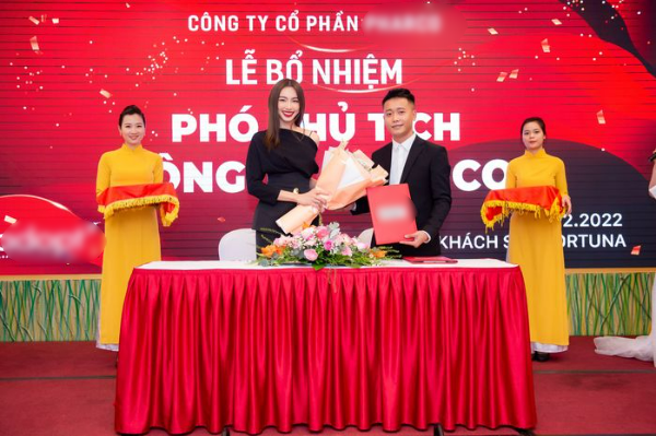 Thùy Tiên - Quang Linh Vlogs kết hợp: kêu gọi hơn 1 tỷ sau 1 buổi live