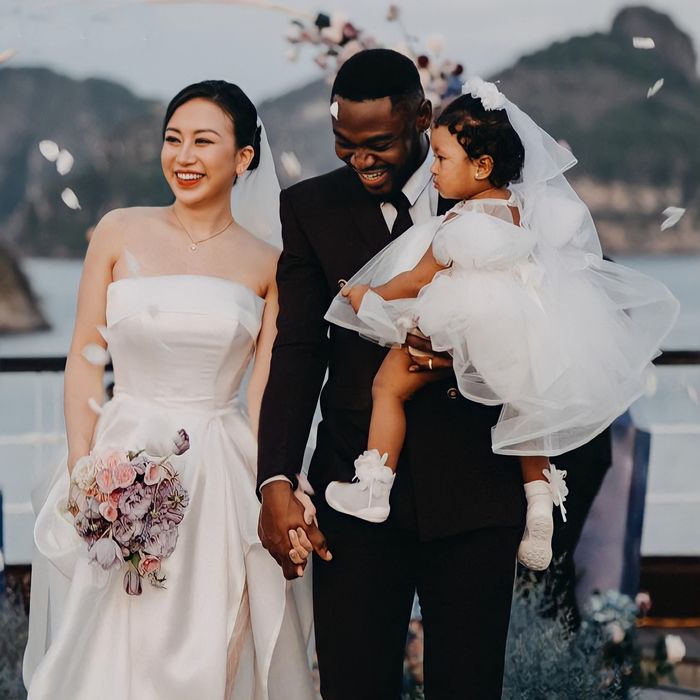 Tiểu thư Hà thành lấy chàng nghèo châu Phi: Đám cưới 3 người gây sốt