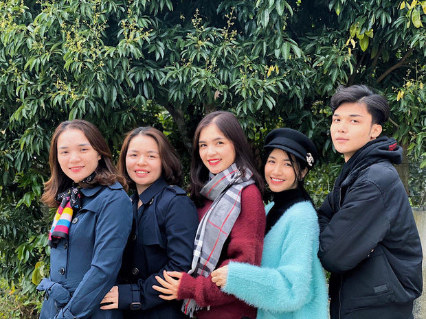 Từng bỏ học để kiếm tiền: Hòa Minzy nay giàu sụ, cả làng được hưởng