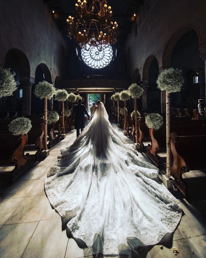 Đám cưới ái nữ đế chế pha lê: Váy cưới 22 tỷ, tiệc cưới đãi 3 ngày
