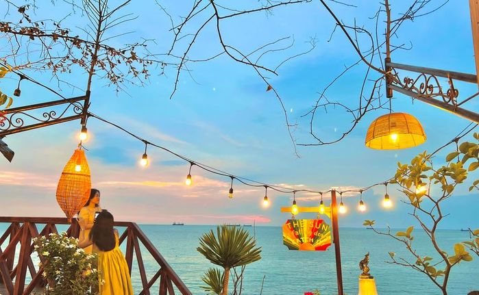 Lên đồ check-in quán cafe view đẹp ngắm hoàng hôn, du lịch hè hết sảy