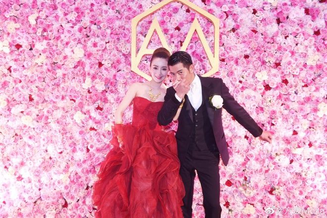 Ảnh cưới Quách Phú Thành lộ diện: Chọn vợ kém 22 tuổi vẫn là chân ái