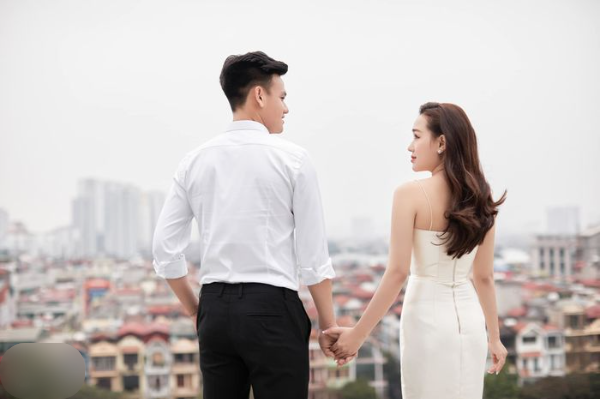 Ảnh cưới siêu đẹp của cầu thủ Hồ Tấn Tài và bạn gái hơn 2 tuổi