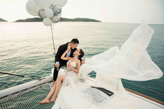 Ảnh cưới trên du thuyền triệu đô của Phương Trinh Jolie - Lý Bình